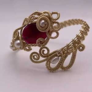 Brazalete en alambrismo