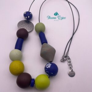 Collar largo en arcilla